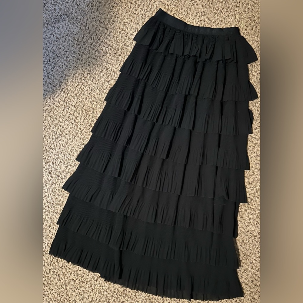 Black tiered skirt